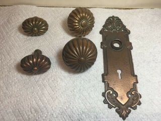 Old Antique Vintage Brass Copper 2 Round 2 Oval Ribbed Door Knobs 1 Backplate