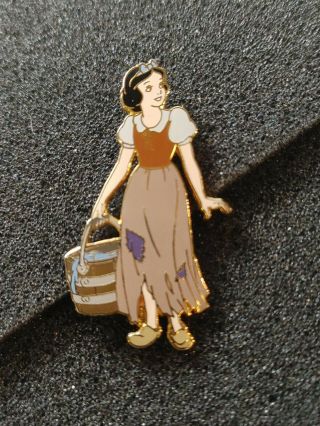 Disney Pin Princess Snow White In Rags Wishing Well Bucket Rare 2002