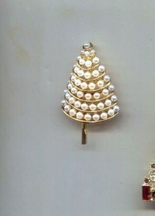Vendome Rare Faux Pearl Christmas Tree Pin 2