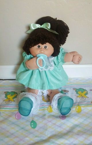 Vintage Cabbage Patch Kid Doll Dark Brown Ponytail Paci Brown Eyes Clothes Cpk