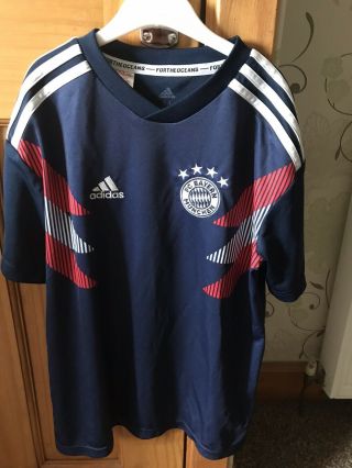 Boys Adidas Bayern Munchen Football Shirt Very Rare Age 11 - 12years
