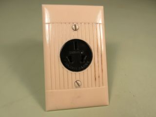 Vintage Rodale Single Receptacle 10a 250v - 15a 125v Outlet With Sierra Faceplate