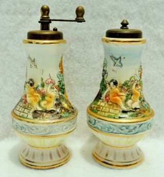 Pair Antique/vtg Capodimonte Italy Cherub Putti Porcelain Salt & Pepper Shakers