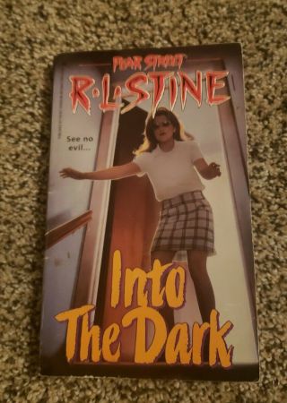 R.  L.  Stine Fear Street Book 49 Into The Dark Rare Htf Ya Horror