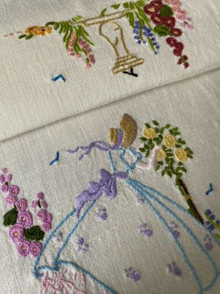Vintage Hand Embroidered Cloth - Stunning Crinoline Lady In A Spring Garden