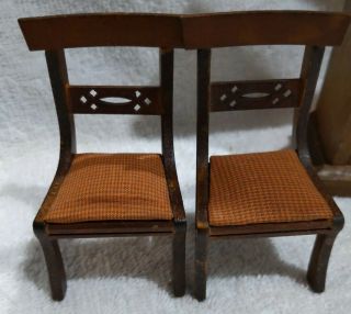 Vtg Wood Hutch,  Round Table (2) Chairs Miniature Dollhouse Furniture 2