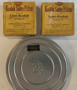1928 - 31 Antique Eastman Kodak Co.  16mm Kodascope & Safety Film Metal Reels Case