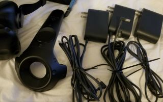 HTC Vive VR System Complete,  2 controls and all components.  Rarely 3