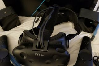 HTC Vive VR System Complete,  2 controls and all components.  Rarely 4
