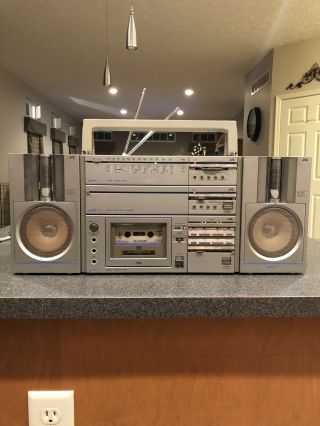 Jvc Pc - 5 Rare Victor Company 1981 Stereo Boombox Fm/am/sw1/sw2 Tuner Cassette