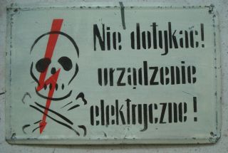 2x Polish Metal Dead Skull Vintage Antique Danger Sign Cross Bones