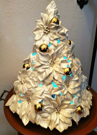 Rare Vtg Atlantic Mold Ceramic Christmas Tree Lighted Ivory Gold Poinsettias Euc