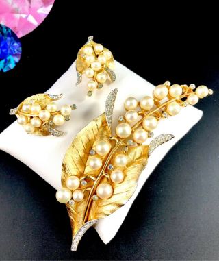Rare Crown Trifari Faux Pearl Rhinestone Lily Of The Valley Brooch Earrings Set
