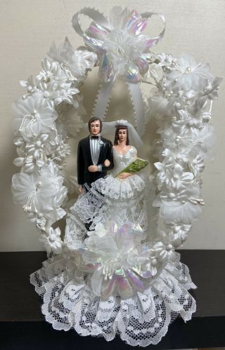 Vtg Wedding Cake Topper Bride Groom Couple Classic Flower Arch Plastic Base Lace