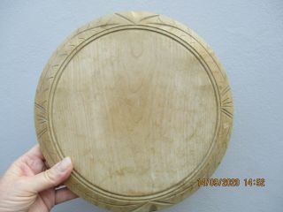 An Antique Or Vintage Carved Wooden Bread Board - Country Or Farmhouse Kitchen.