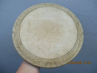 An Antique or Vintage Carved Wooden Bread Board - Country or Farmhouse Kitchen. 2
