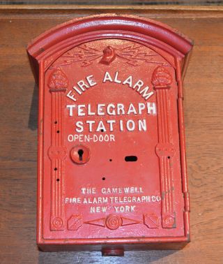 RARE ANTIQUE CURVED TOP CAST IRON GAMEWELL FIRE ALARM TELEGRAPH STATION BOX 3