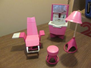 Topper Toys Dawn / Penny Brite Beauty Parlor Salon Furniture