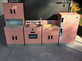 Rare Vintage Pink (4) Pc Metal/tin Signature Life - Size Childrens Kitchen Playset