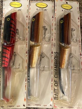 (3) Vintage Fred Arbogast A.  C.  Plug Jointed Wood Wag - Tail Muskie Lures Nos 12 "
