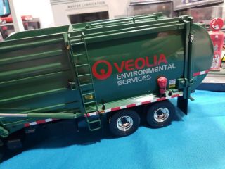 FIRST GEAR MACK VEOLIA ENVIRONMENTAL SERVICES GARBAGE TRUCK 1:34 19 - 3617 RARE 4