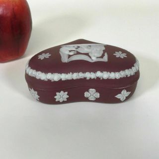 Rare Wedgwood Crimson Dipped Jasperware Valentine Heart Trinket Box 4