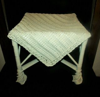 Vintage White Shabby Chic Side Table W/ Wicker " Table Cloth " Night Stand Patio