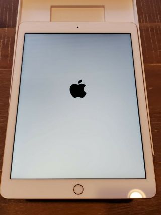 Apple iPad 6th Generation Wi - Fi - 128GB - RARE GOLD A1893 5