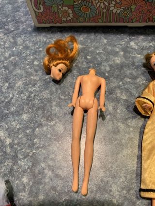 Vintage Topper Dawn Dolls With Clothes And Case.  LOOK 2