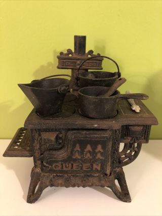 Miniature Antique Salesman Sample “queen” Cast Iron Stove With Pots