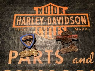 Rare Vintage Harley Davidson 25,  000 & 50,  000 Mile Club Hat Pins 1950 Panhead