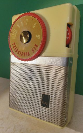 Vintage Rare Sony TR - 63 Transistor Radio Yellow and Red 4