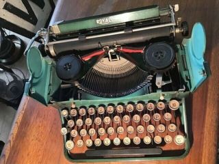 RARE Vintage 1930’s Royal PORTABLE Typewriter w/Kelly Green Antique Glass Keys 4