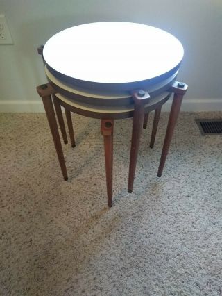 Mid Century Nesting/stacking Tables - Round