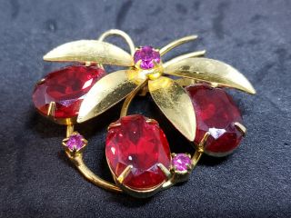Antique Vintage Costume Jewelry Brooch/pin - Gold Tone Flower W/ Red Rhinestones