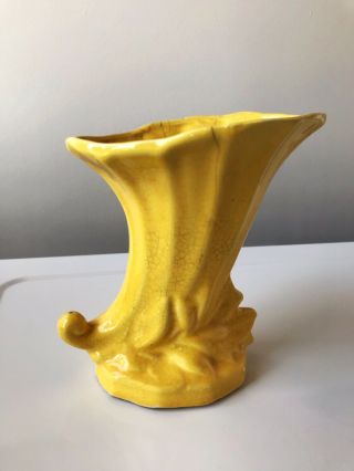 Vintage Mccoy Usa Art Pottery Yellow Cornucopia Vase W Flowers & Leaves Rare