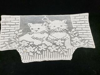 Vintage Antique Hand Crocheted Lace Chair Back Doily Kitty Cats 1940s Era Estate