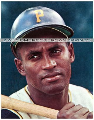 Vintage,  Extremely Rare Roberto Clemente Signed Large Photograph (001)