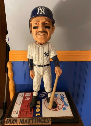 Rare 18” Don Mattingly York Yankees Bobblehead Forever Collectibles 52/100