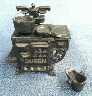 Vintage Queen Miniature Toy Cast Iron Salesman Sample Stove W/ Accessories Rare