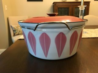 RARE LARGE CATHRINEHOLM PINK LOTUS 8 QUART DUTCH OVEN & MATCHING COVER,  VG COND 4