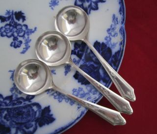 3 Vintage Oneida Tudor Plate Duchess Silverplate Round Bullion Soup Spoons 4 - 7/8