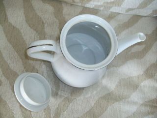 Crown Victoria Lovelace Tea Pot and Lid Fine China Vintage Made in Japan 6 