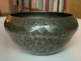 Arts And Crafts Hammered Pewter Bowl Dot Design On Rim By Hugh Wallis C.  1910 - 30