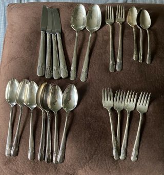 22 Pc Flatware Wm Rogers & Sons Is Silver Plate Floral Vtg Spoons Forks Knives
