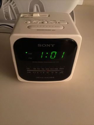 Vtg Sony Dream Machine White Cube Am/fm Alarm Clock Radio Icf - C122 Green Led