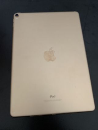 iPad pro 10.  5 64gb Wi - Fi.  RARELY 6