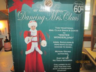 Rare Christmas international Animated life size 5 foot Mrs Claus Sings & dancin 4