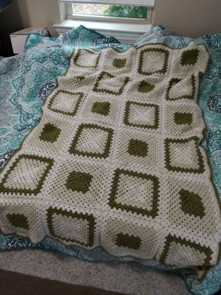 Vtg Granny Squares Crochet Afghan Throw Blanket Green Cream White 70s 38x60in