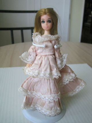 Vintage Topper Dawn Doll With Clothes